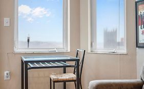 Charming Studio-Panoramic View-Your Pittsburgh Sanctuary