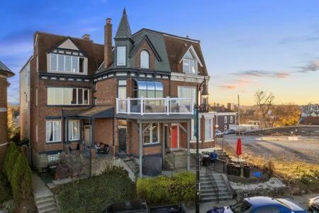 Charming Studio-Panoramic View-Your Pittsburgh Sanctuary Exterior photo