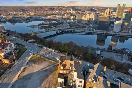 Charming Studio-Panoramic View-Your Pittsburgh Sanctuary Exterior photo