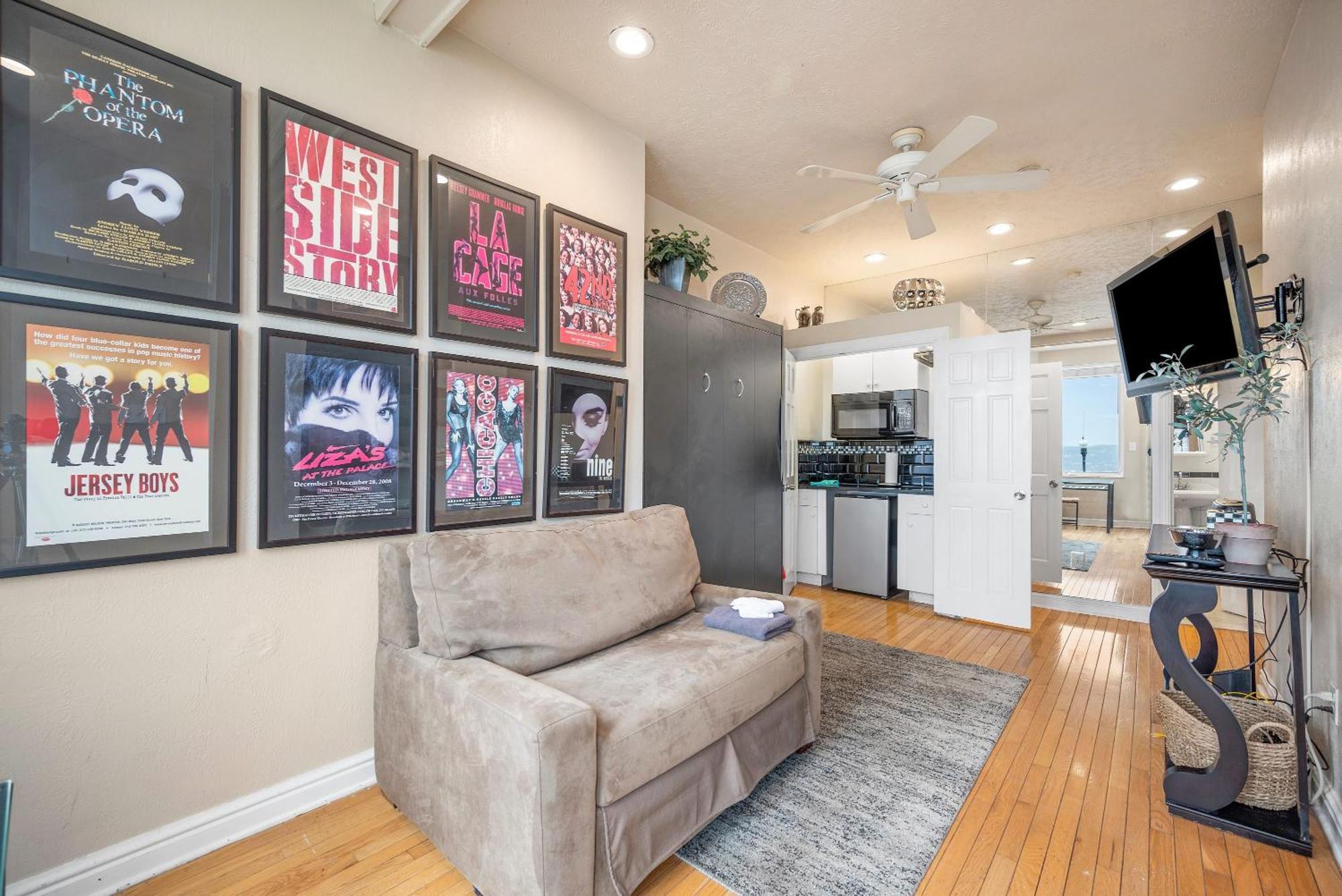 Charming Studio-Panoramic View-Your Pittsburgh Sanctuary Exterior photo